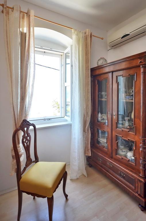 Apartment Pere S Mora Mimice Ruang foto
