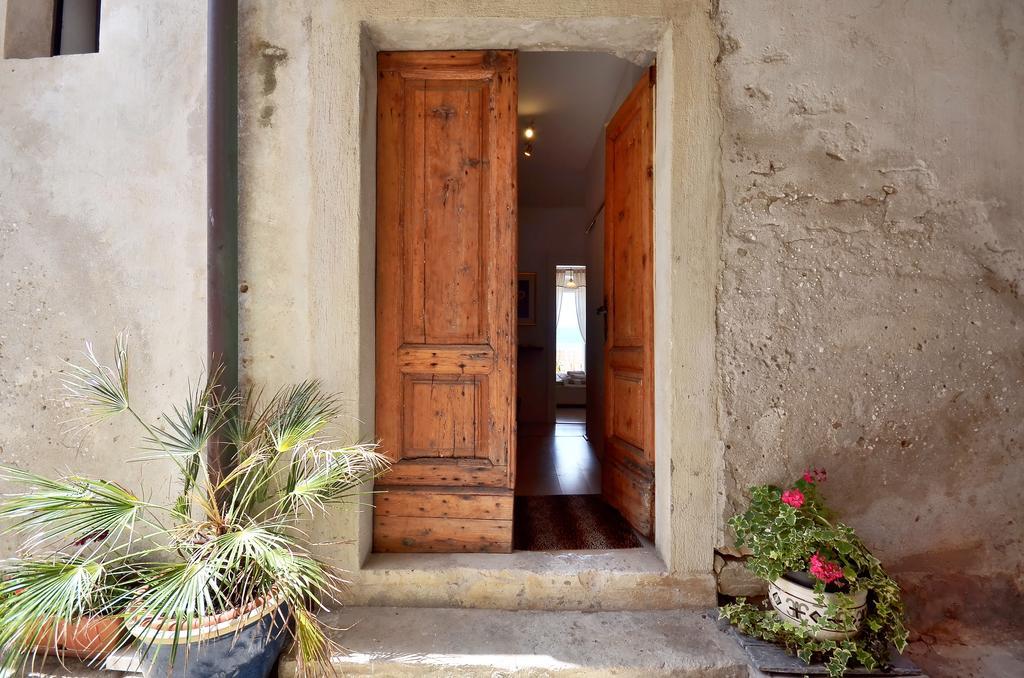 Apartment Pere S Mora Mimice Ruang foto