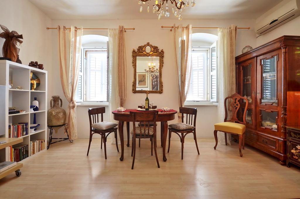 Apartment Pere S Mora Mimice Ruang foto
