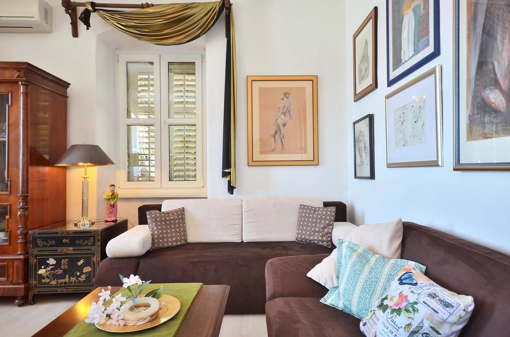 Apartment Pere S Mora Mimice Ruang foto
